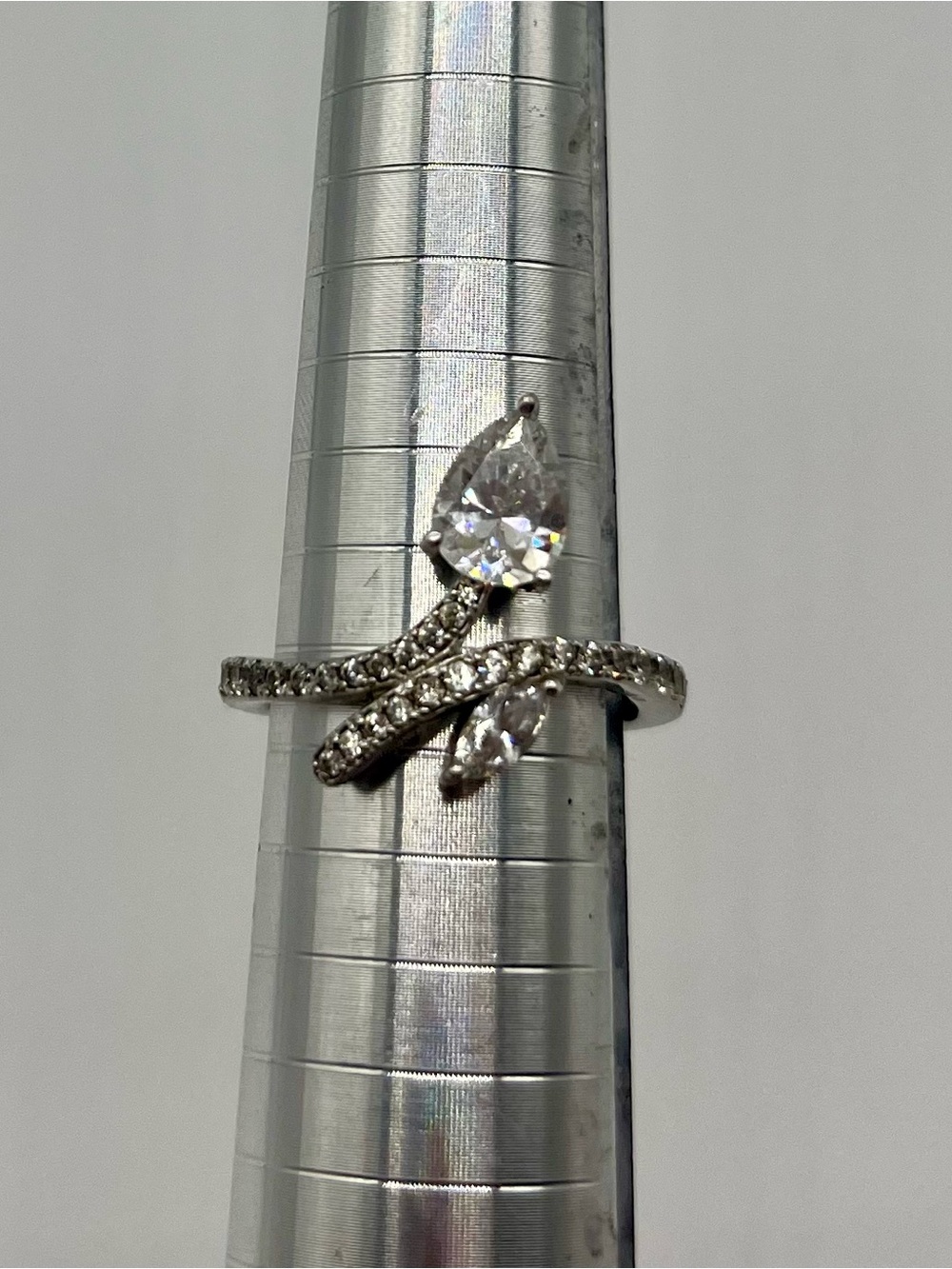 Sterling silver 925 Pear-Shaped Ring CZ Size 8